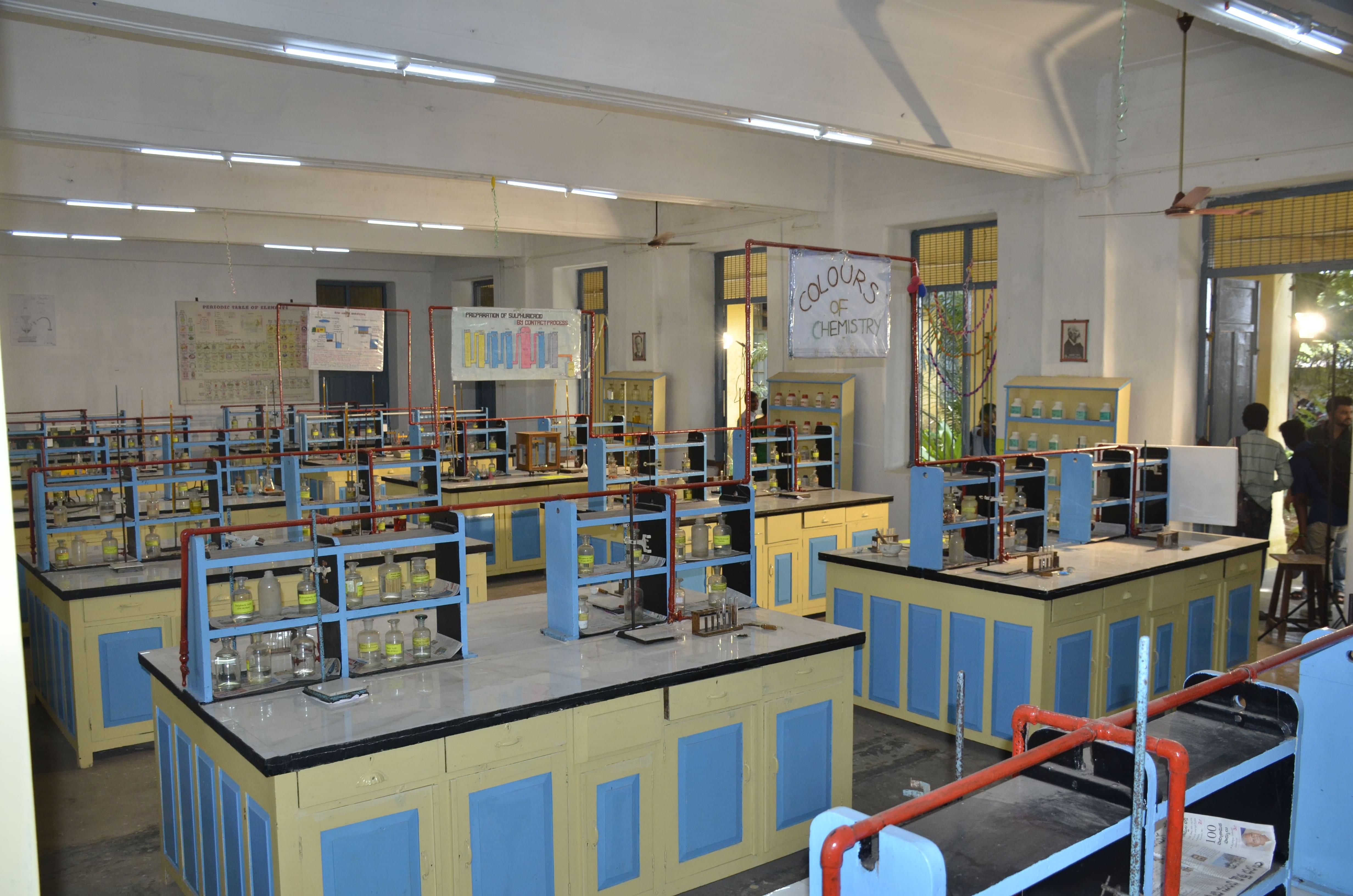 Government College (Autonomous) Rajahmundhry Laboratories photo 8